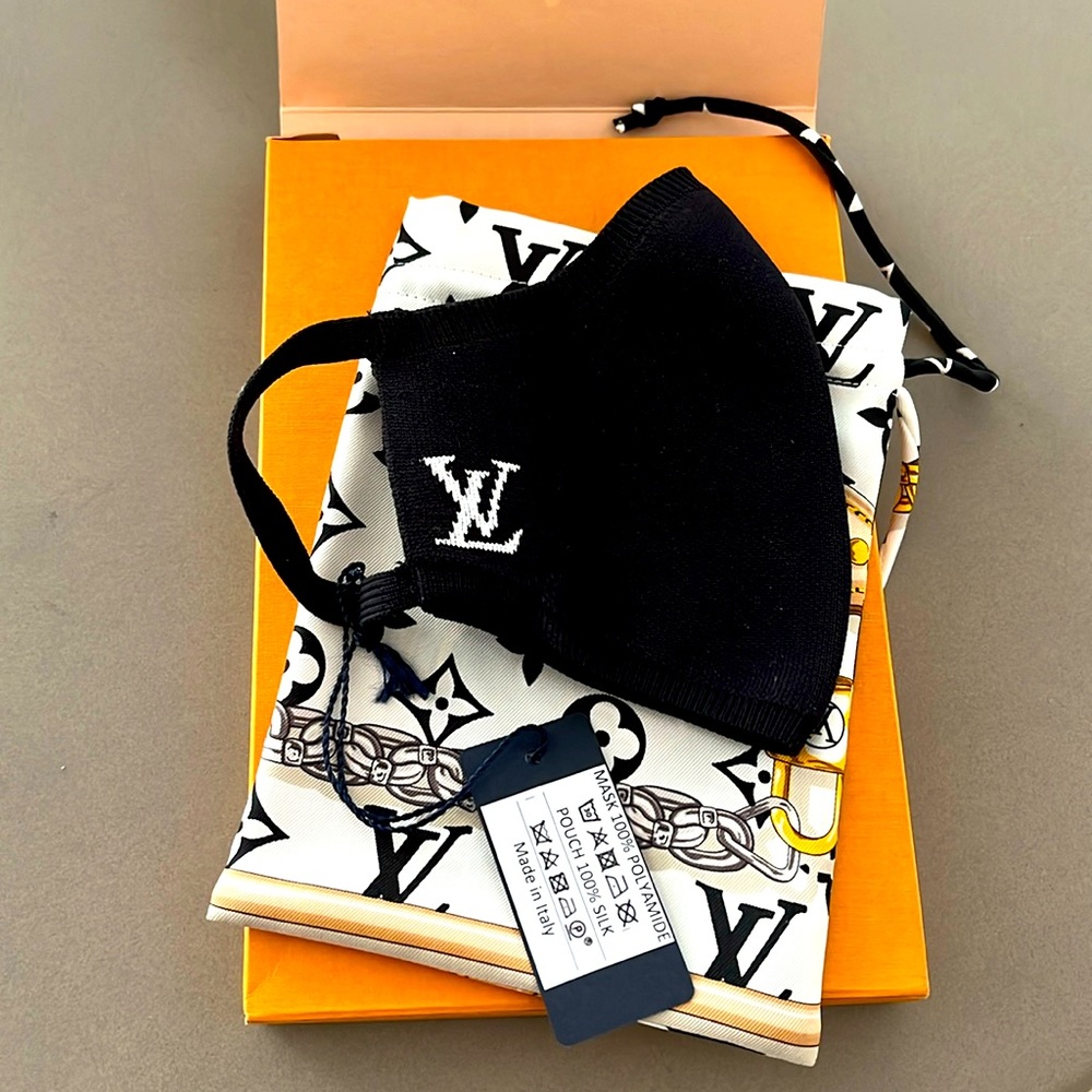 LOUIS VUITTON M76748 Monogram Mask Maille Mask & drawstring pouch set Unused